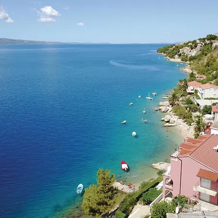1 Bedroom Cozy In Stanici Celina