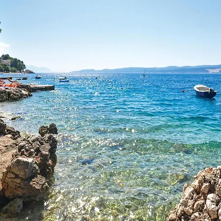 One-bedroom In Stanici Daire Čelina